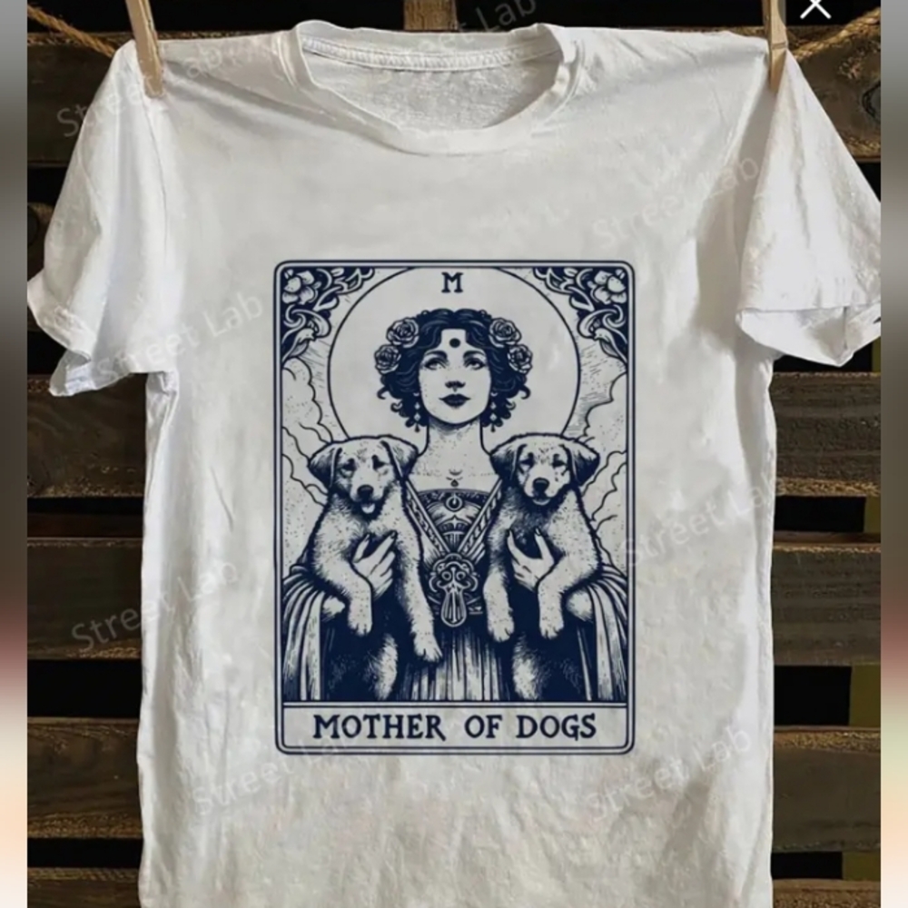 NEW! 2 left ! Mother of Dogs' Graphic T-Shirt - Picture 1 of 2